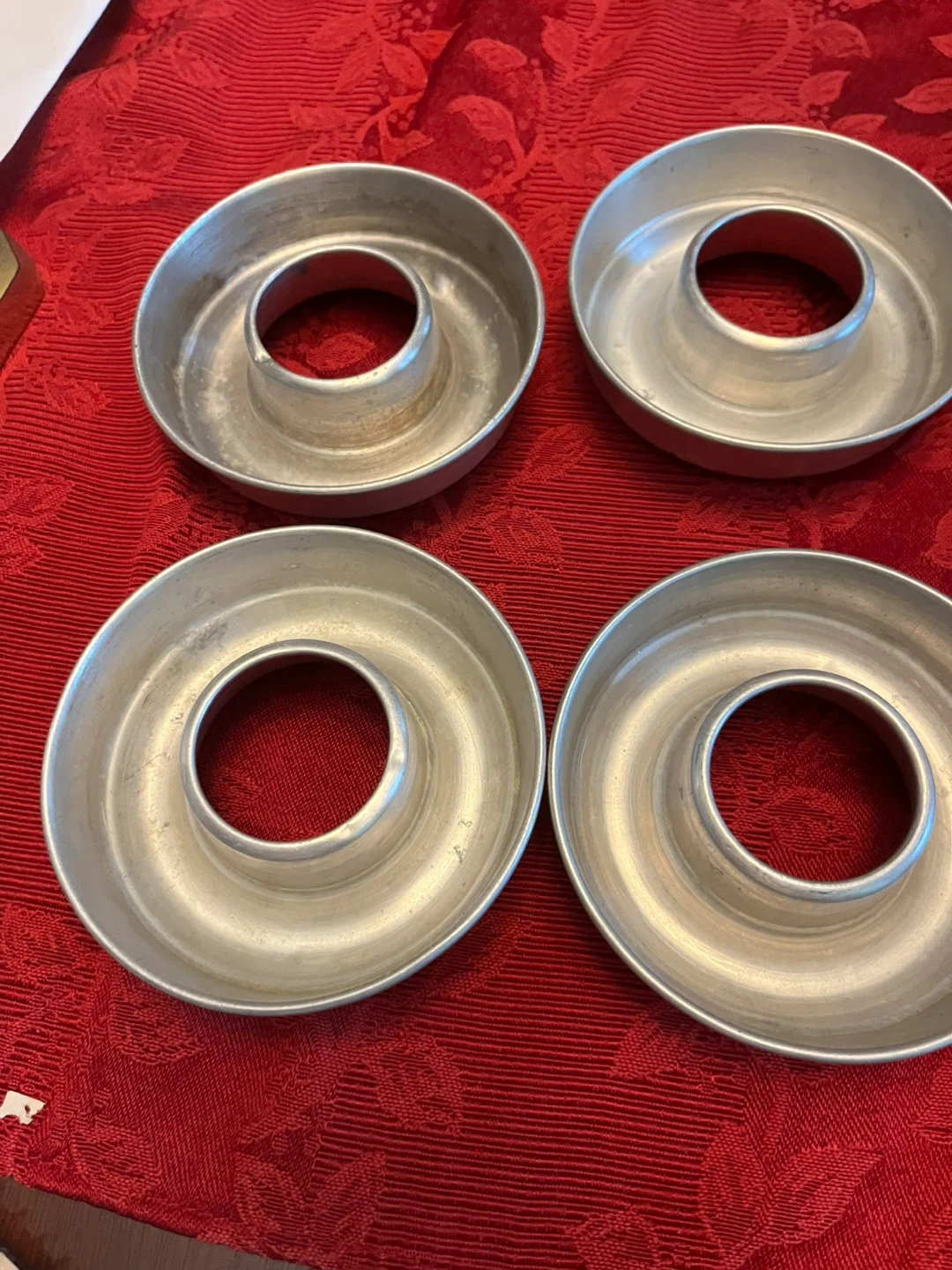 4 Vintage Aluminum jello Pans 🥕