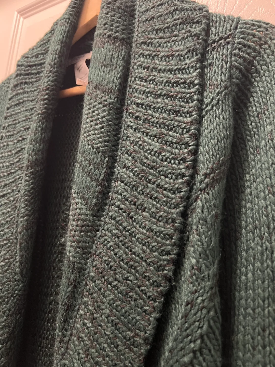 Green Cardigan image indicator(2)