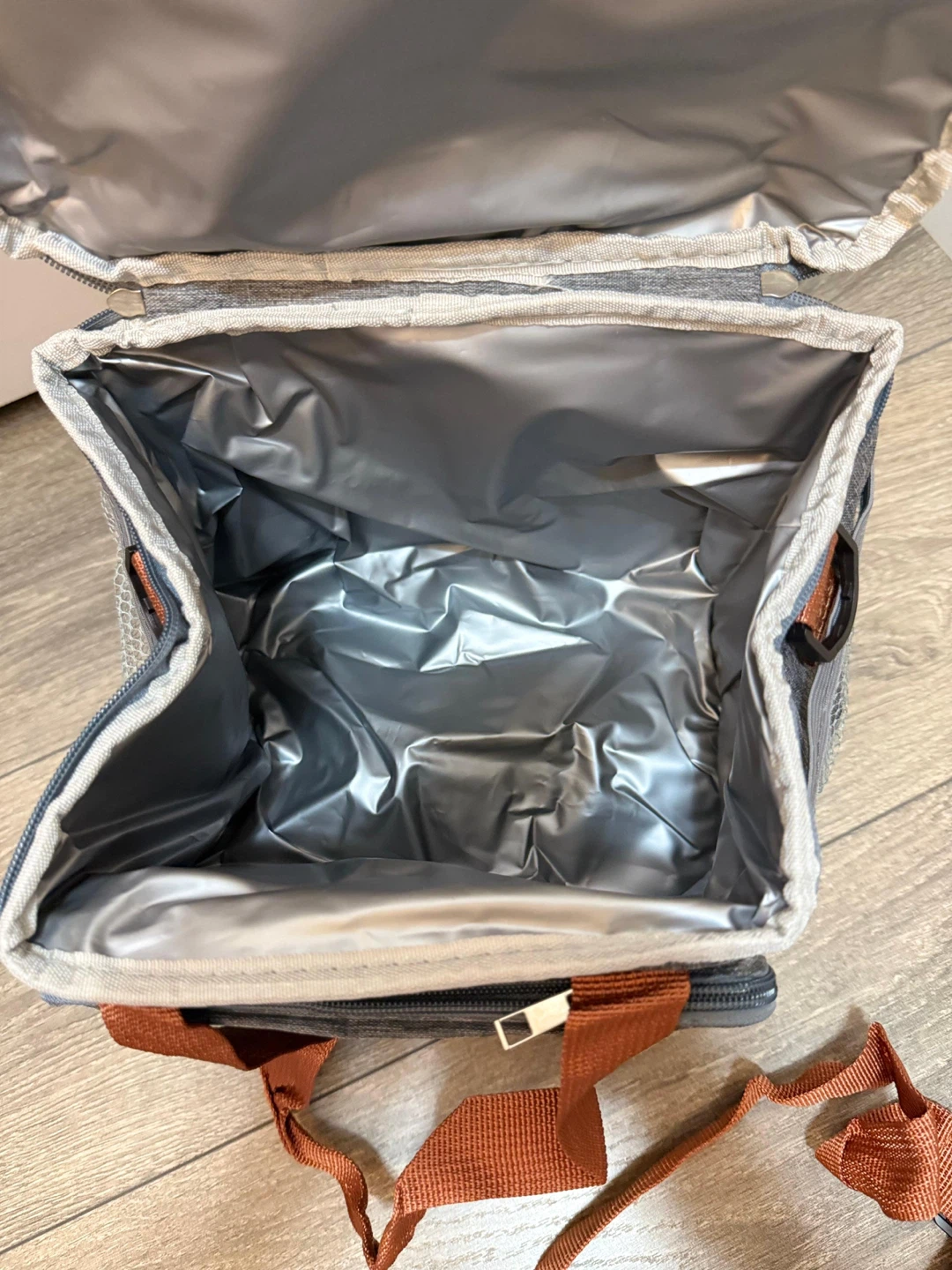 Grey Insulated Lunch Bag with Shoulder Strap - photo 4