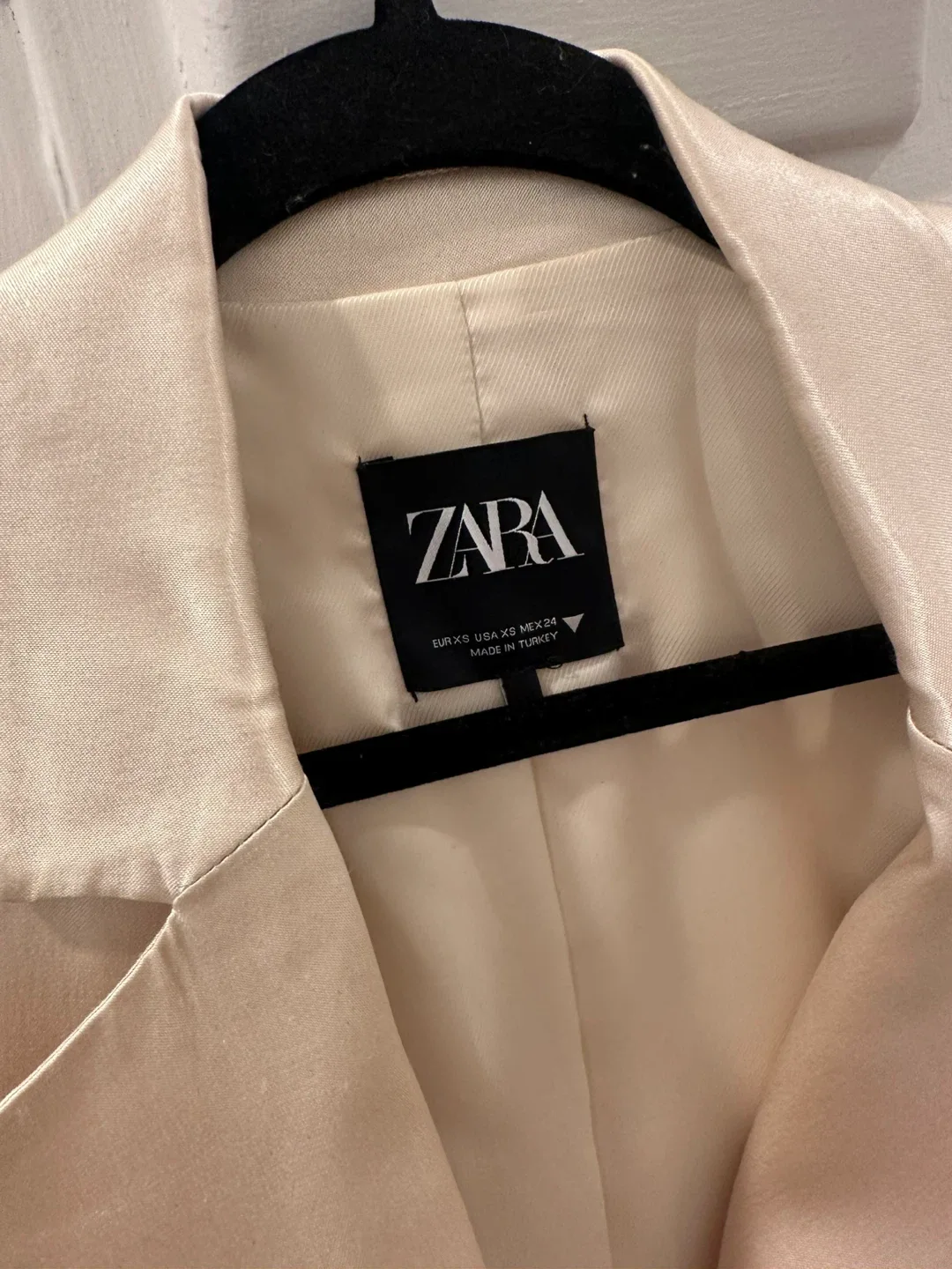 Zara XS Silk-Satin Beige Blazer image indicator(2)