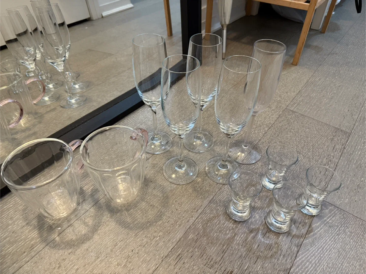 Assorted Glassware Set (2 mugs, 5 champagne, 4 vodka glasses) thumbnail