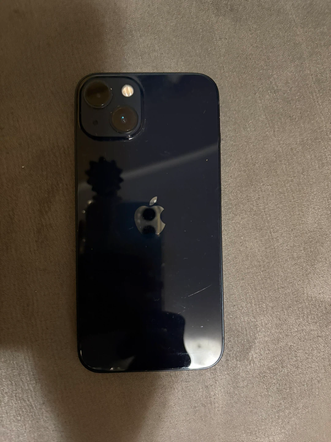 iPhone 13 - midnight black
