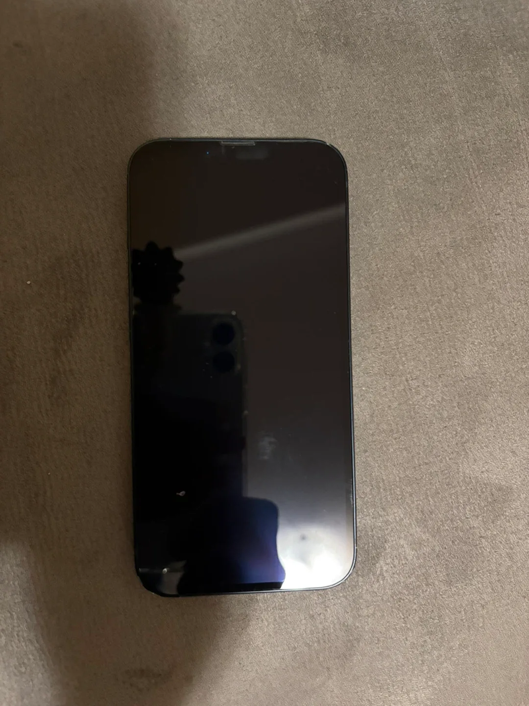 iPhone 13 - midnight black image indicator(2)