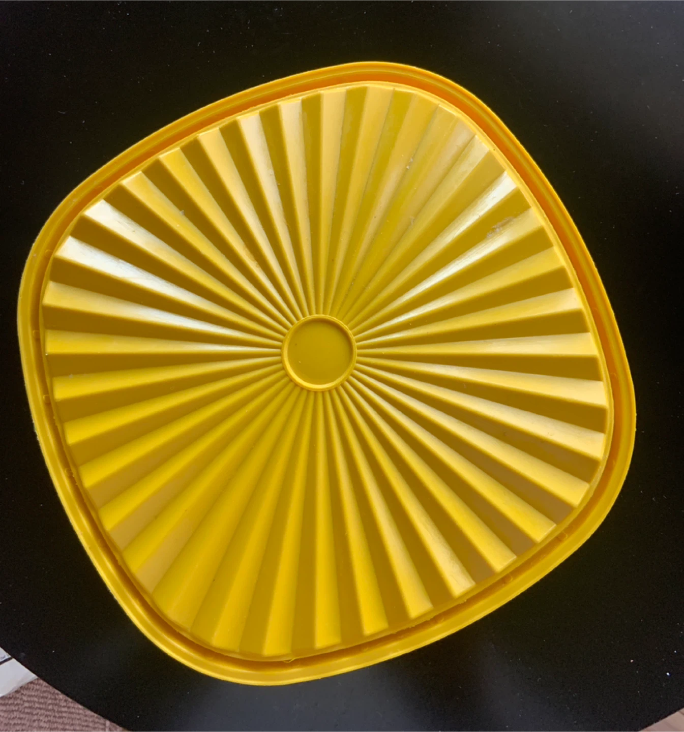 Tupperware Yellow Bowl with Lid - photo 5
