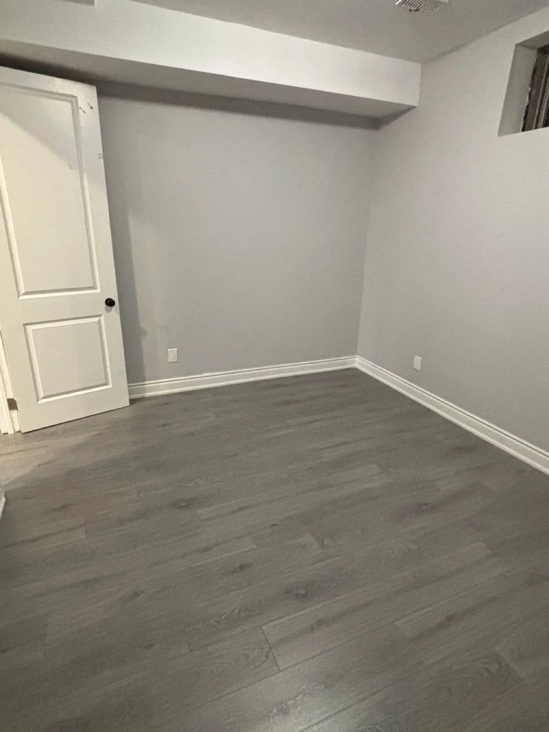 Basement for rent image indicator(5)