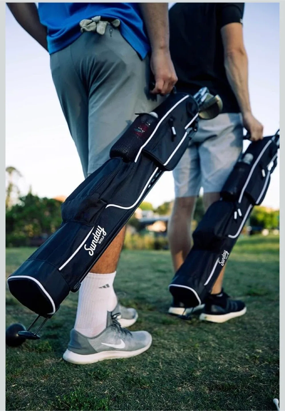 New Lightweight Sunday Golf Bag with Strap and Stand image indicator(6)