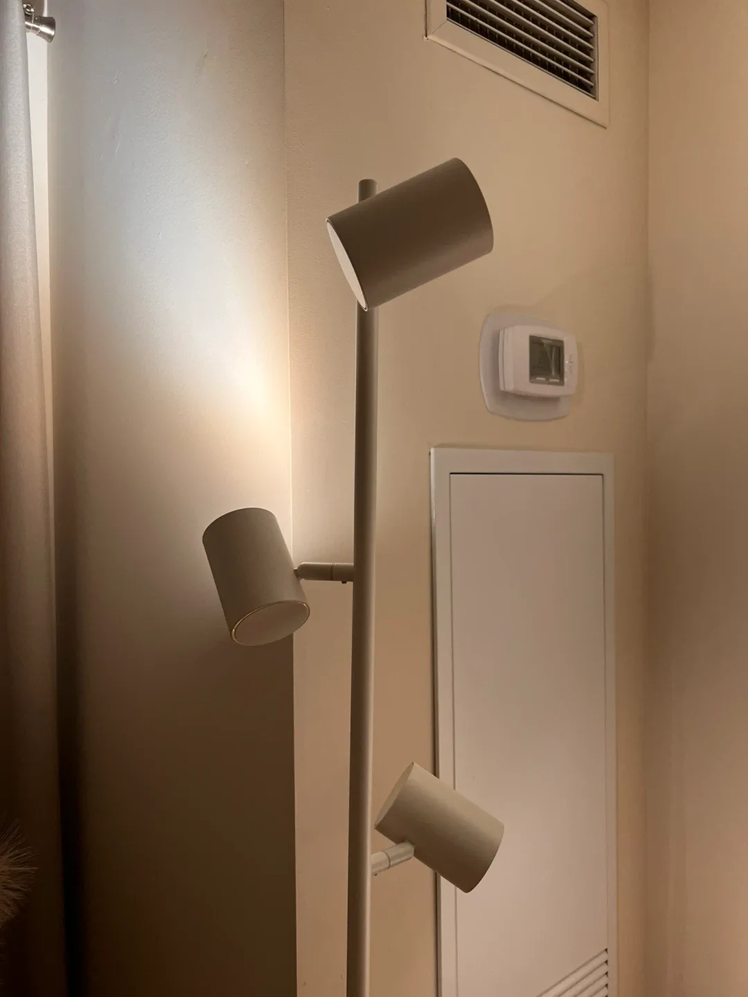 Modern Multi-Head Floor Lamp - White image indicator(2)