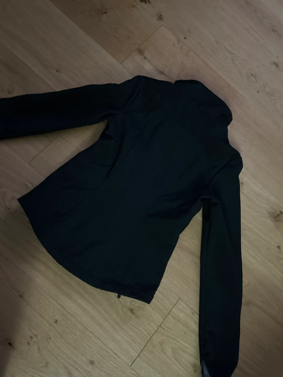 Bench Black Jacket - Size Small image indicator(3)