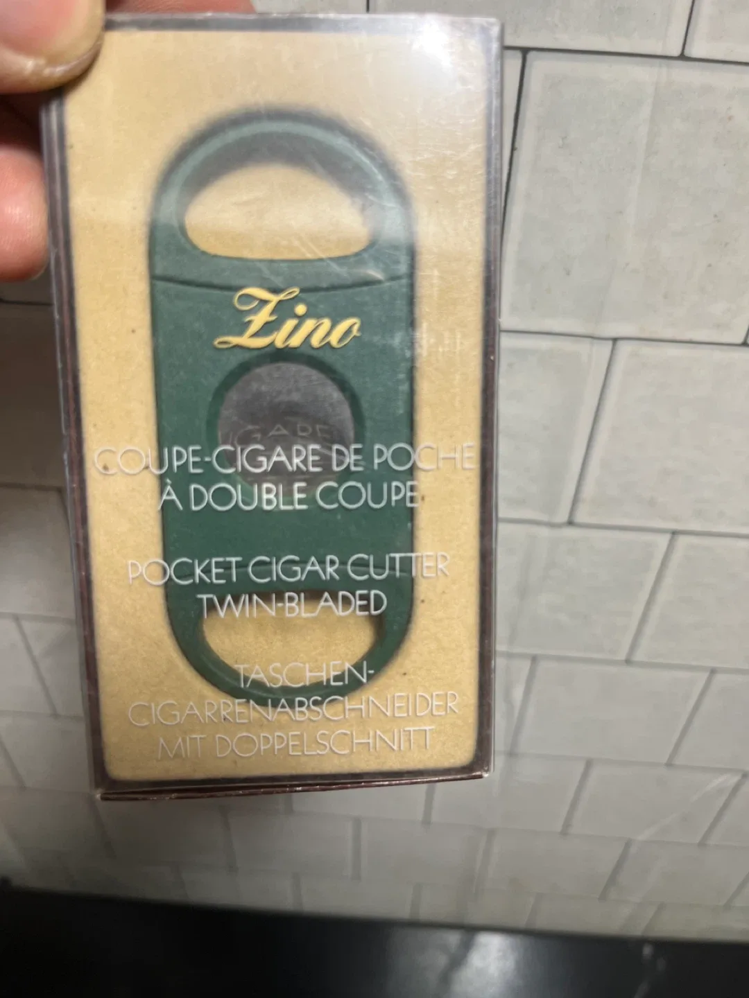 Zino Pocket Cigar Cutter Twin-Bladed image indicator(2)