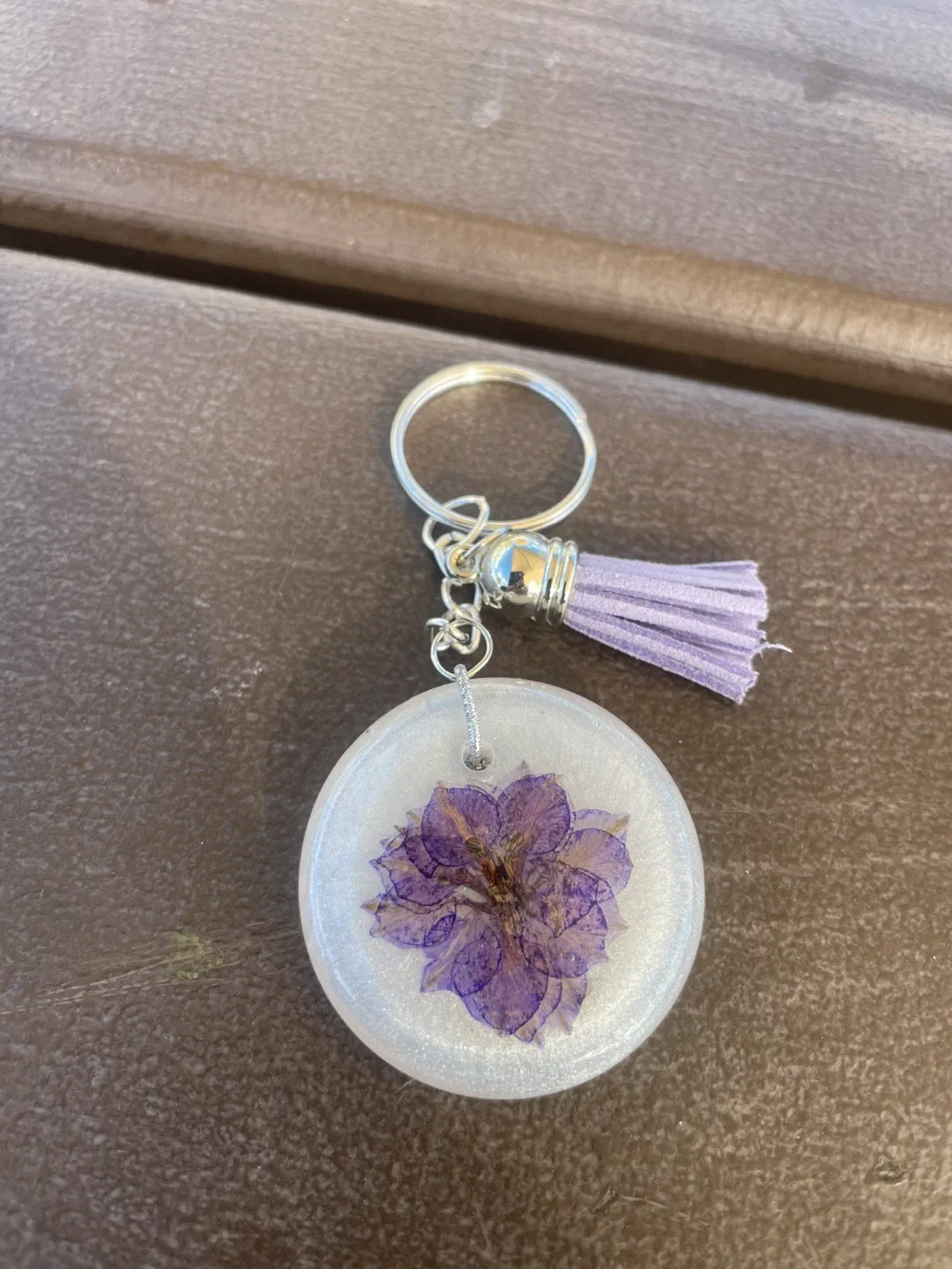 Handmade Resin Flower Keychains image indicator(6)