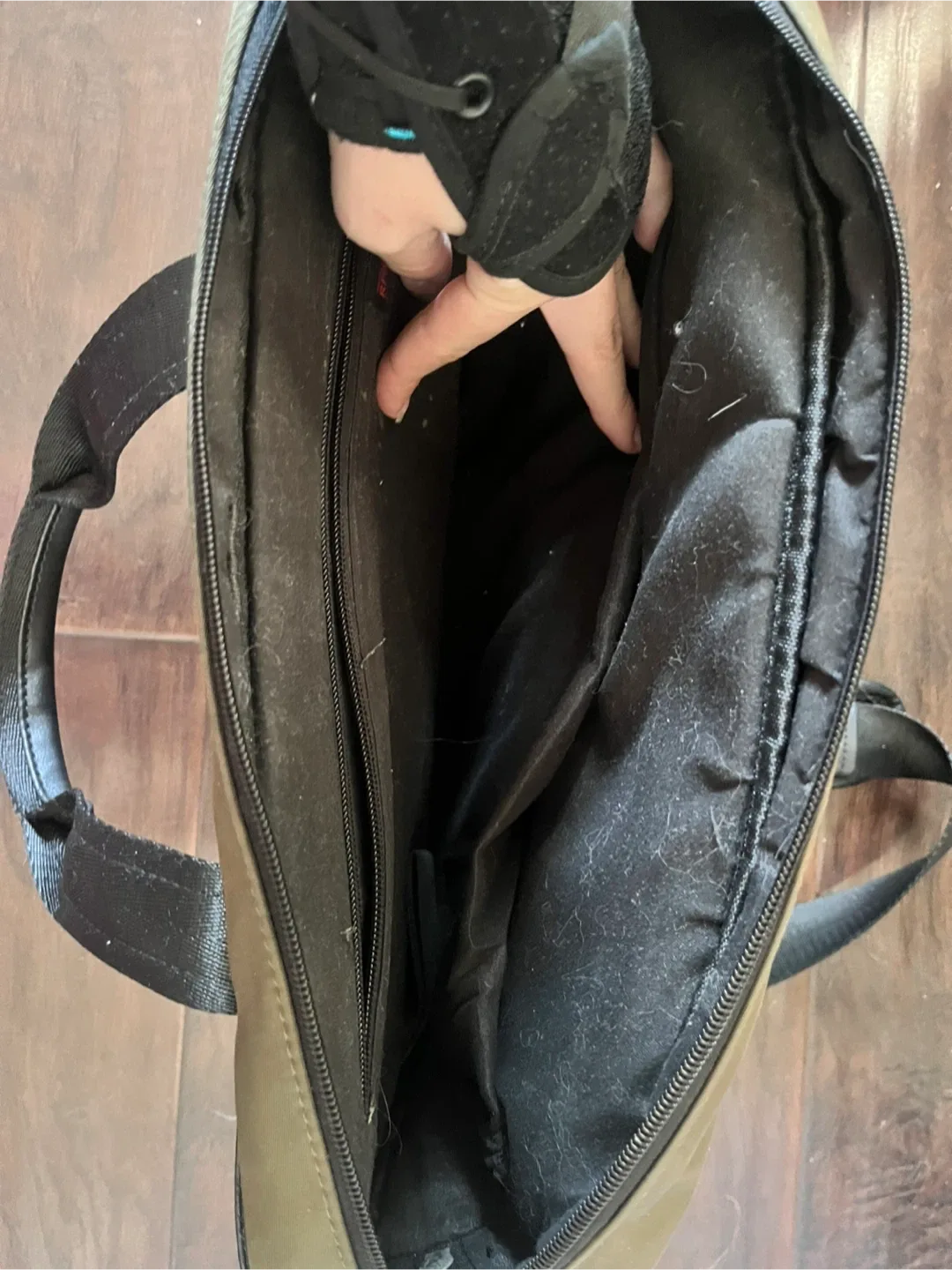 Bugatti Olive Green Laptop Bag image indicator(2)