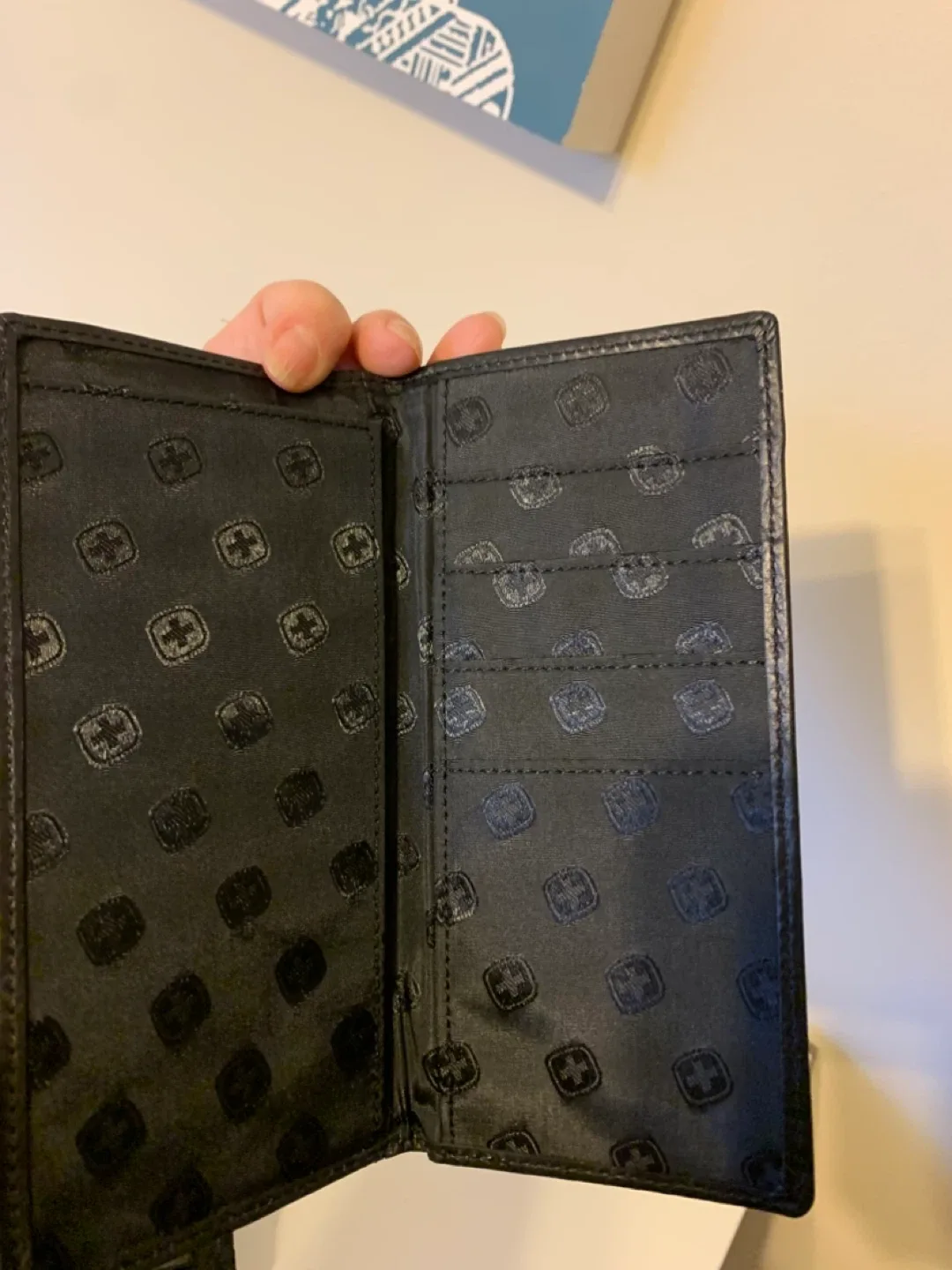 Swiss Gear Black Leather Ladies Wallet image indicator(4)