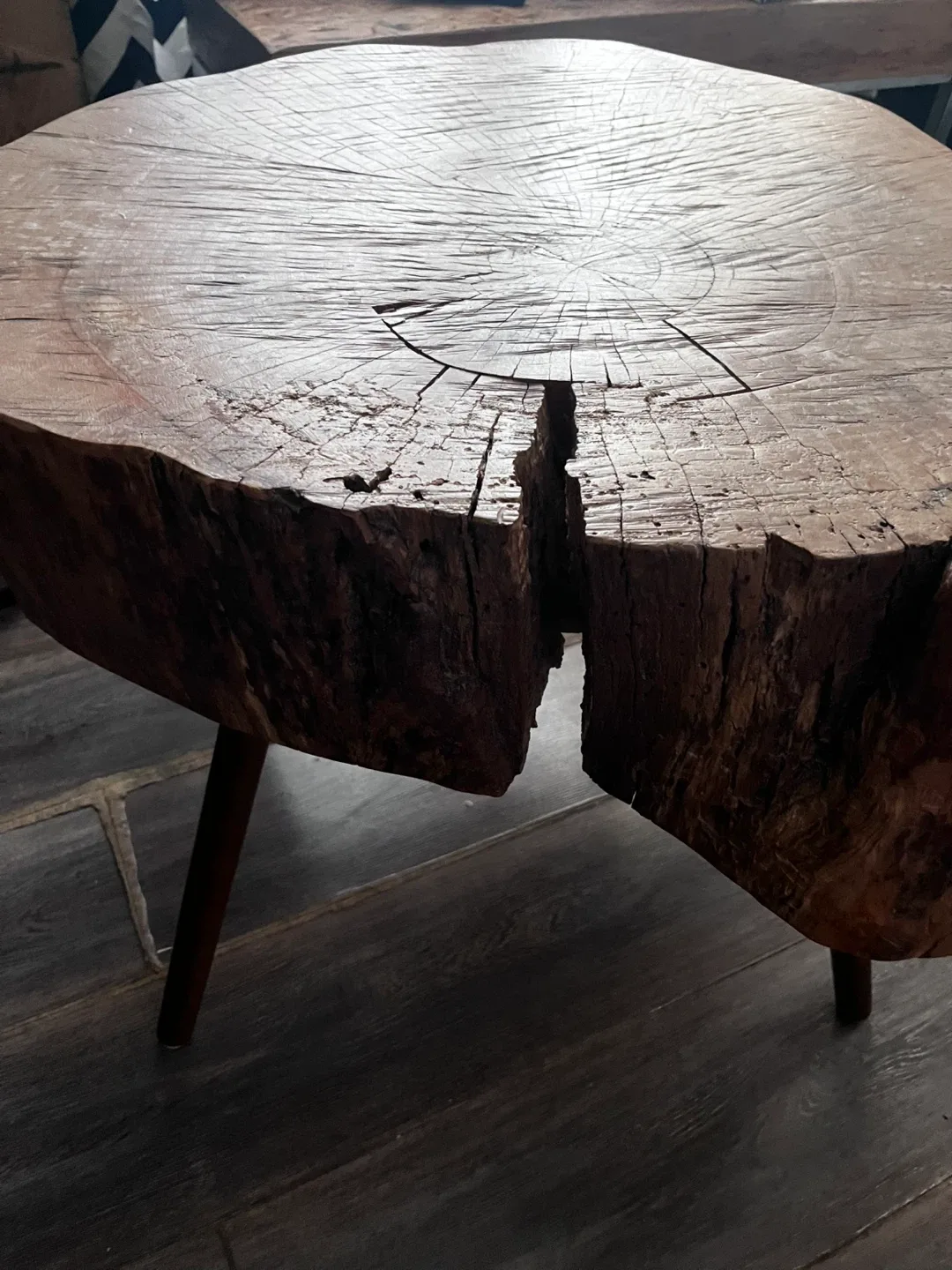 Wood Stump Coffee Table image indicator(4)