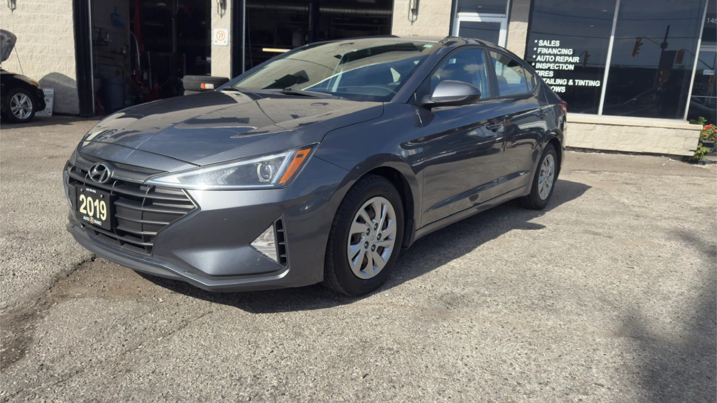 2019 Hyundai Elantra SE - Gray Sedan - photo 3