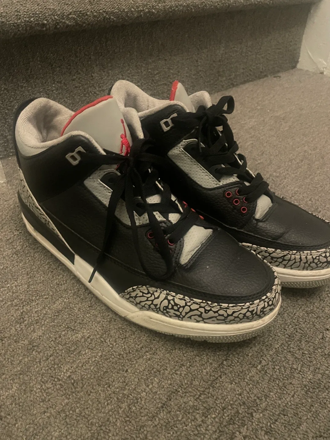 Nike Air Jordan 3 Retro image indicator(3)