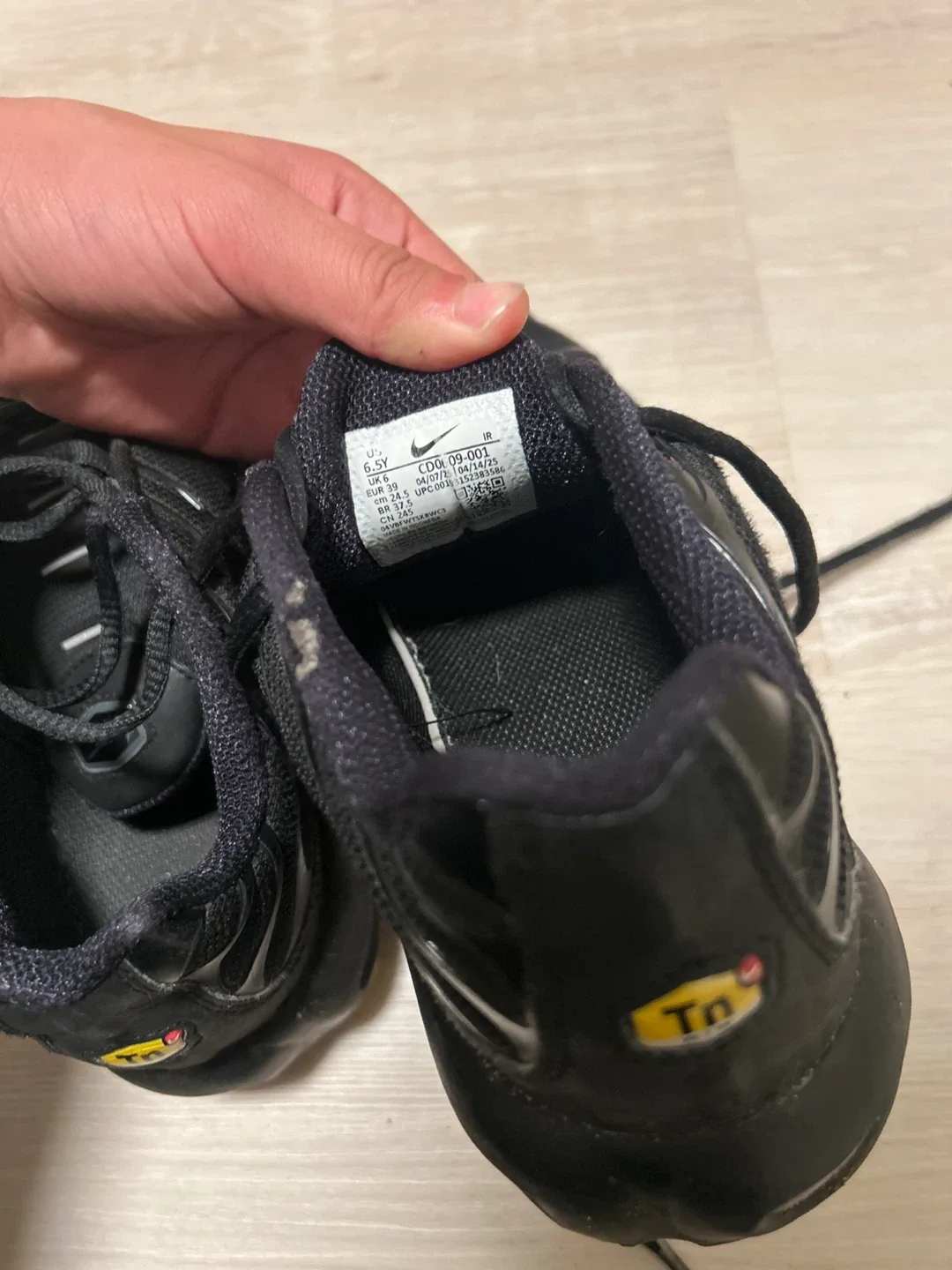 Nike Air Max Plus TN, Black, Size 6.5 mens image indicator(5)