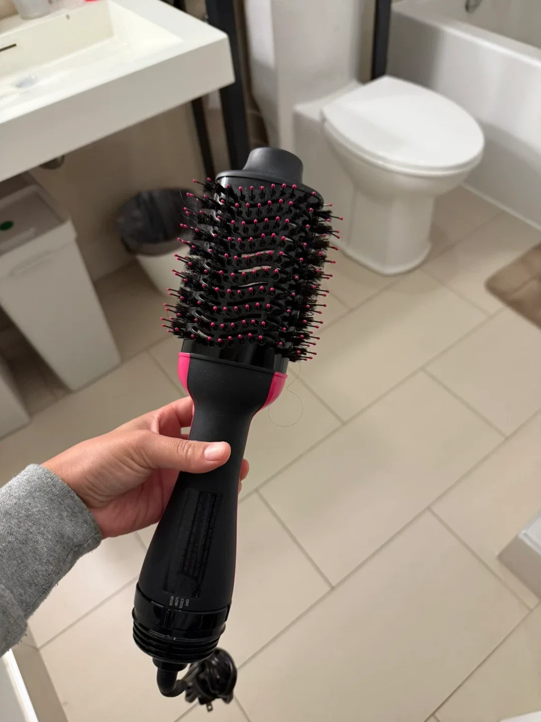 Revlon One-Step Hair Dryer & Volumizer Hot Air Brush image indicator(3)