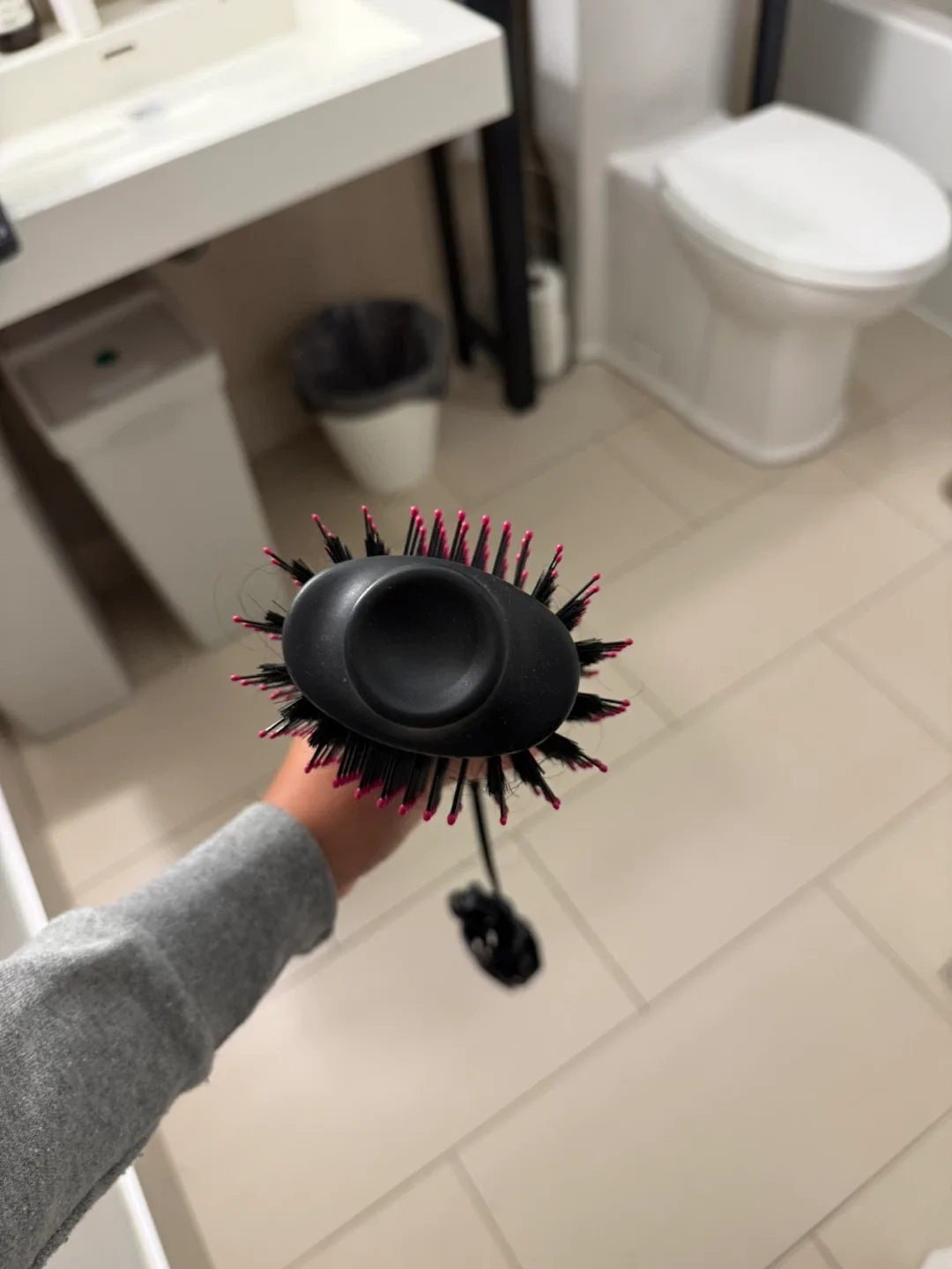 Revlon One-Step Hair Dryer & Volumizer Hot Air Brush image indicator(2)