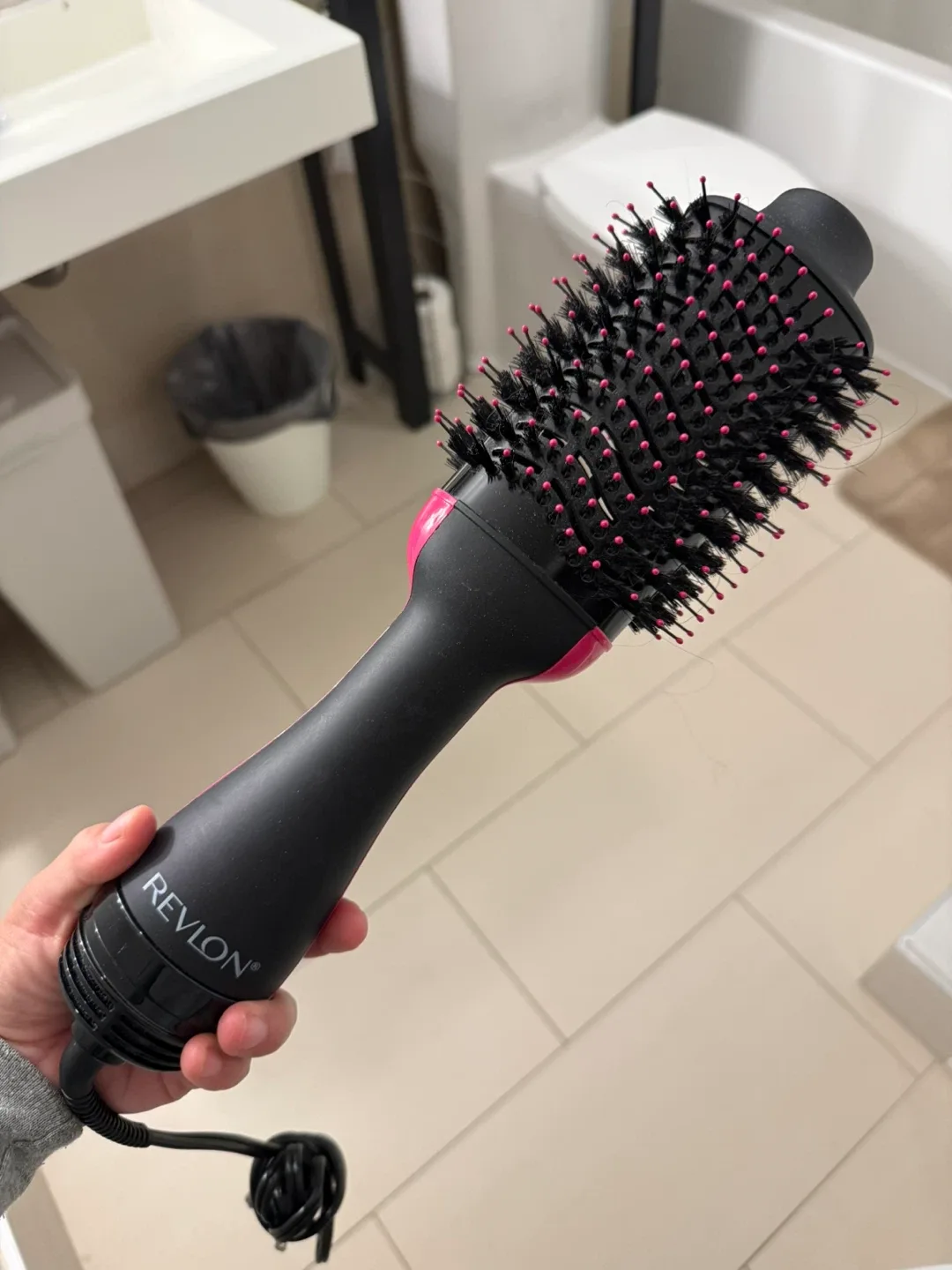 Revlon One-Step Hair Dryer & Volumizer Hot Air Brush image indicator(5)