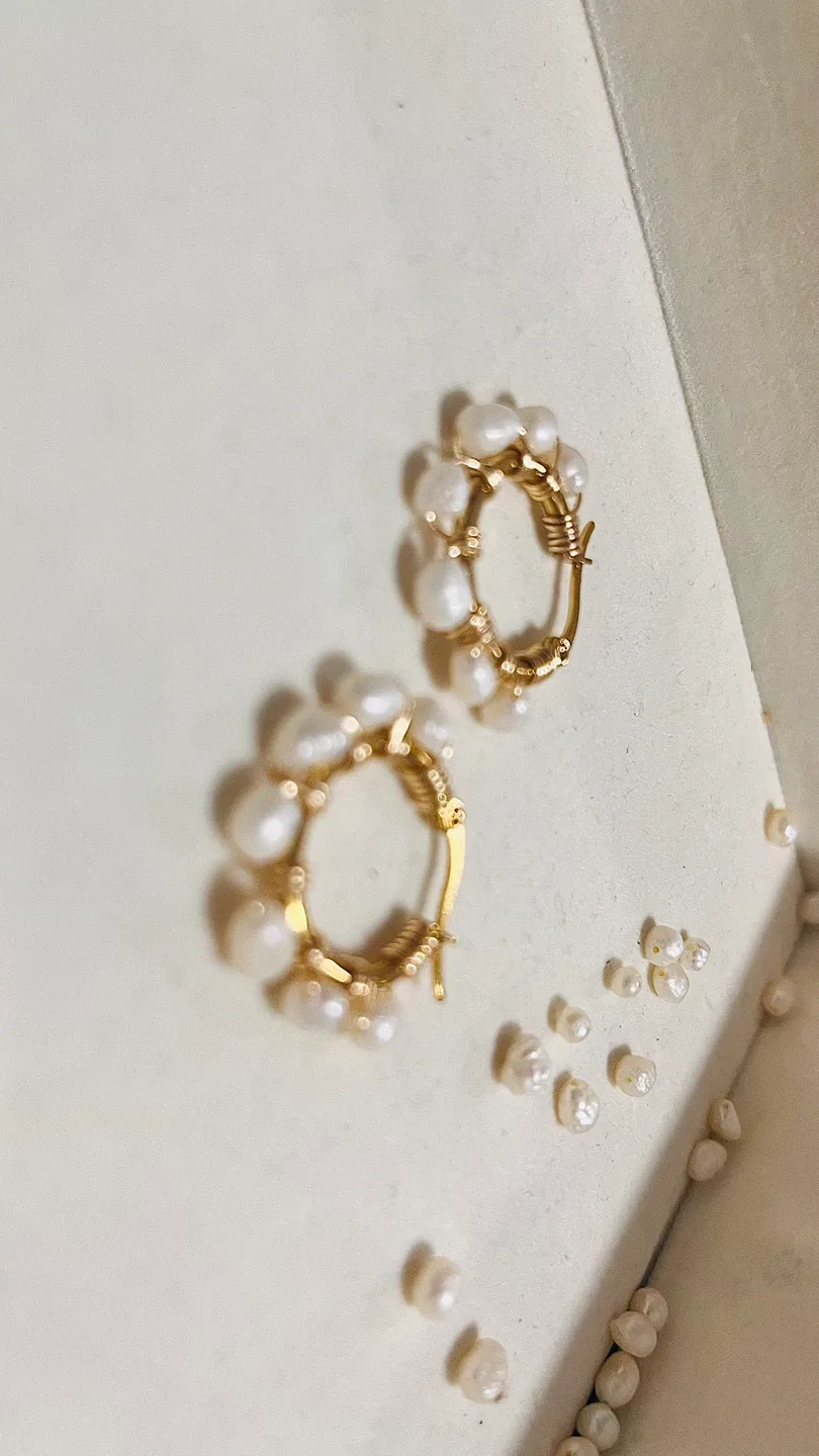 Pearl Hoop Earrings - Gold image indicator(2)