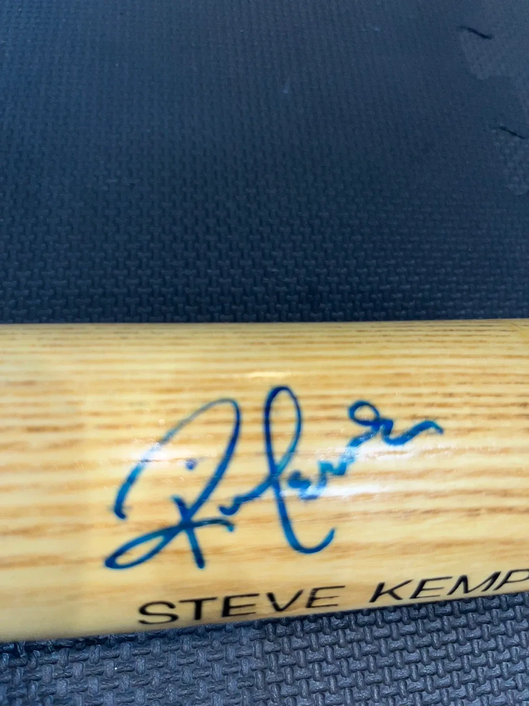Signed Baseball Bat image indicator(2)