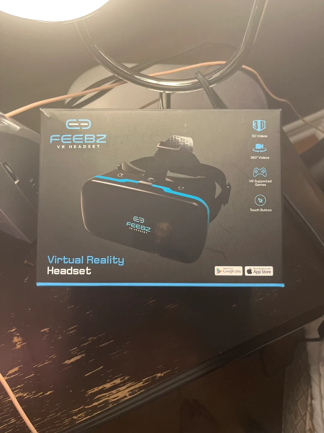 FEEBZ Virtual Reality Headset - New in Box!