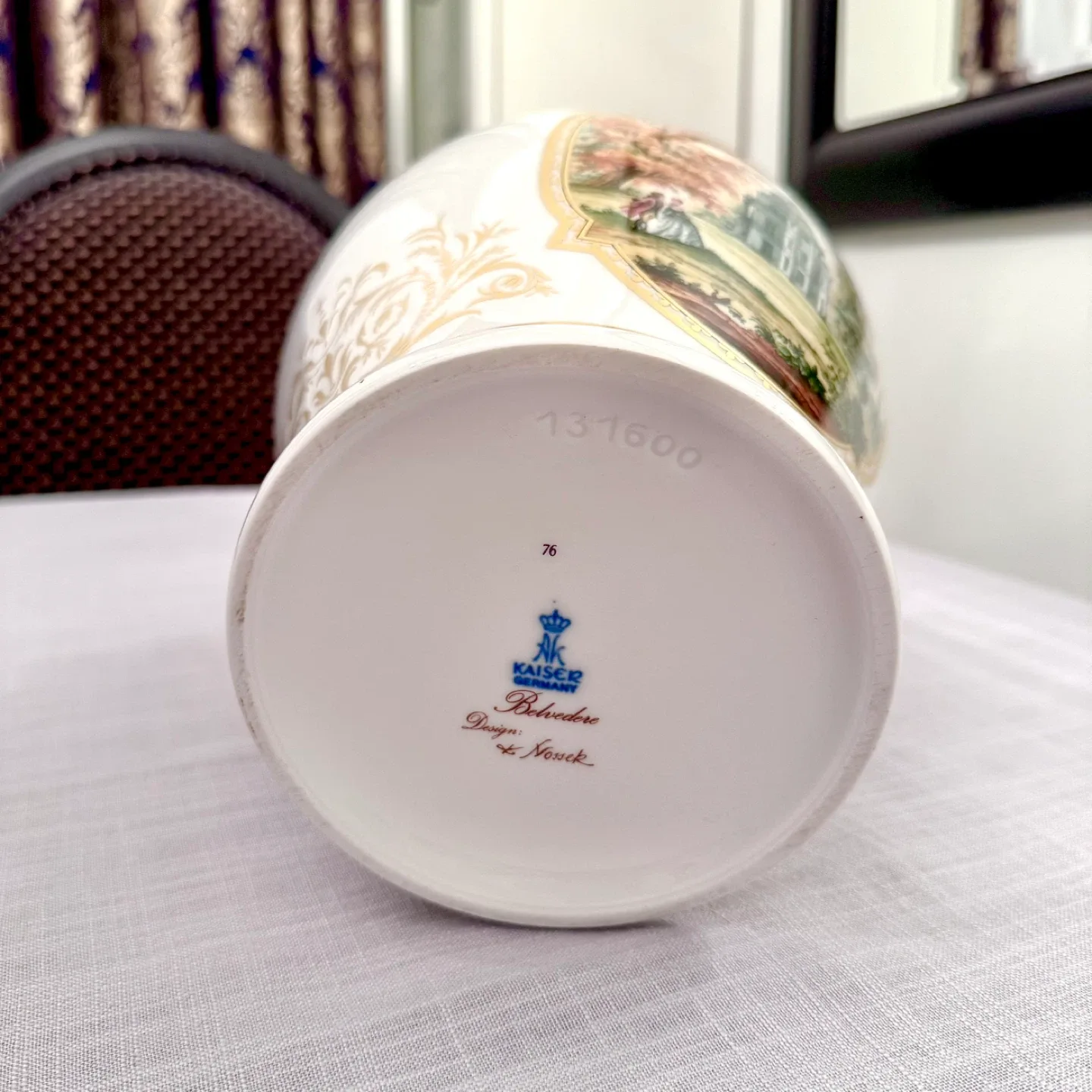 Large Kaiser fine porcelain ginger jar image indicator(4)