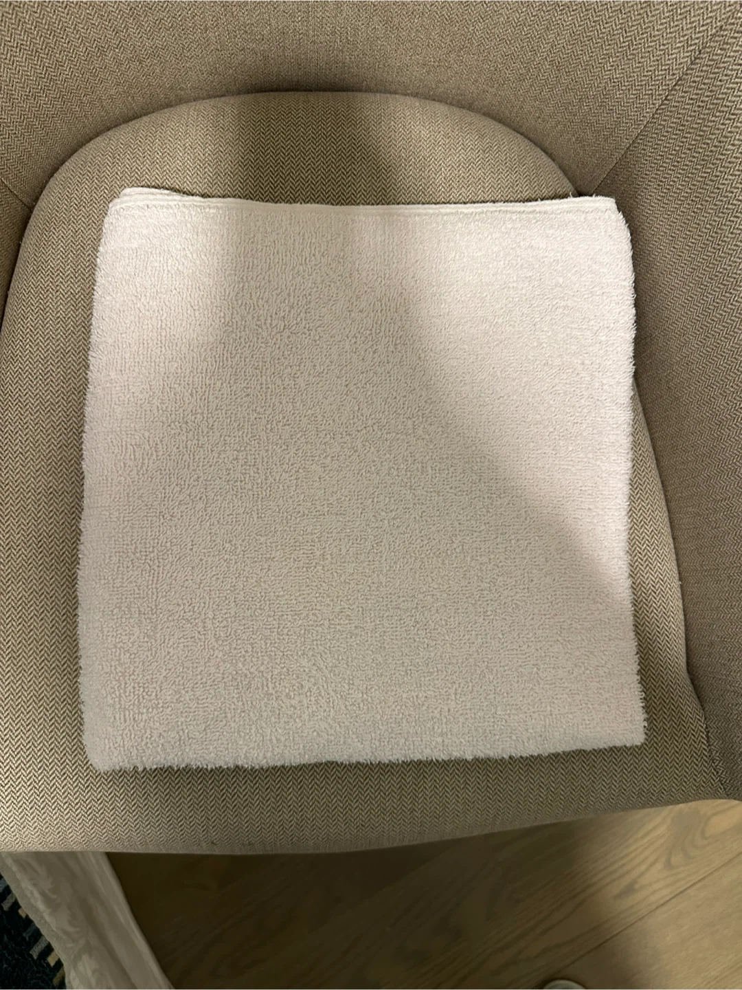 🥕 White Towel