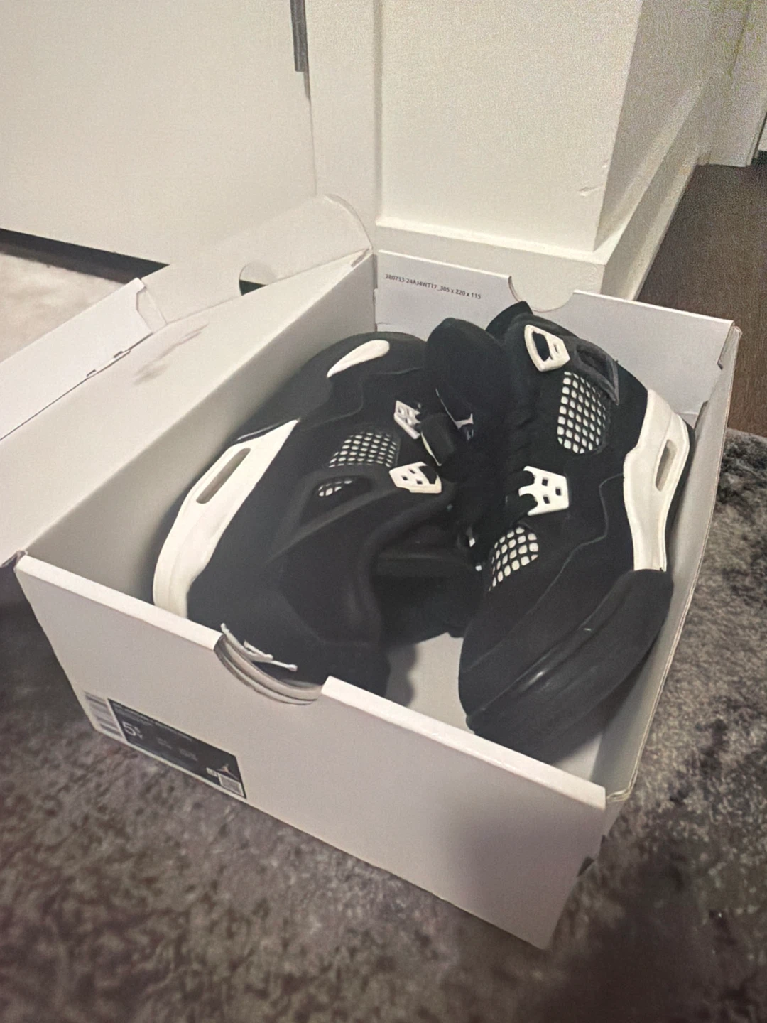 Nike Air Jordan 4 white thunder