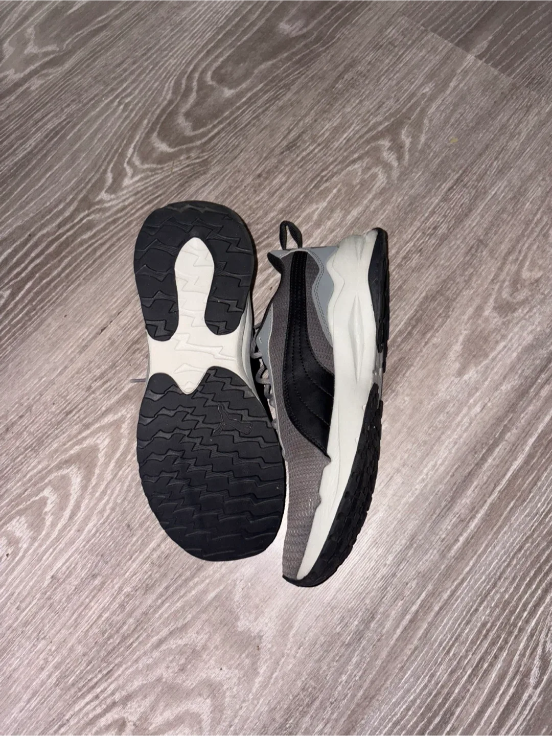 Puma Gray Running Shoes, Size 7.5 thumbnail