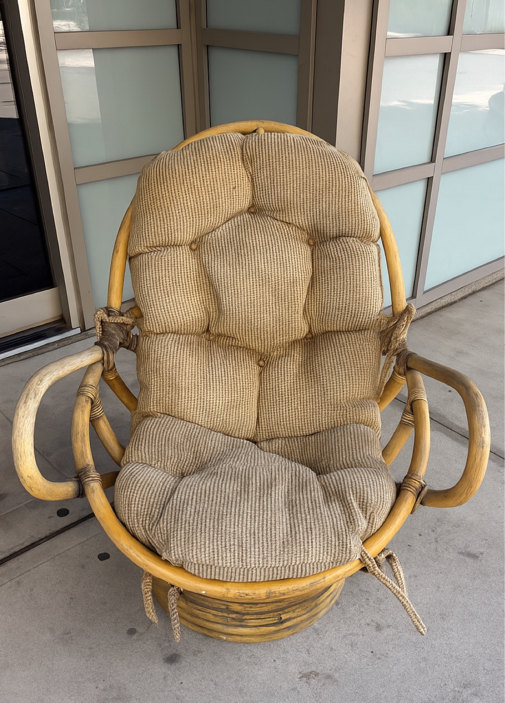 Rattan Rocking Chair with cushion - photo 2