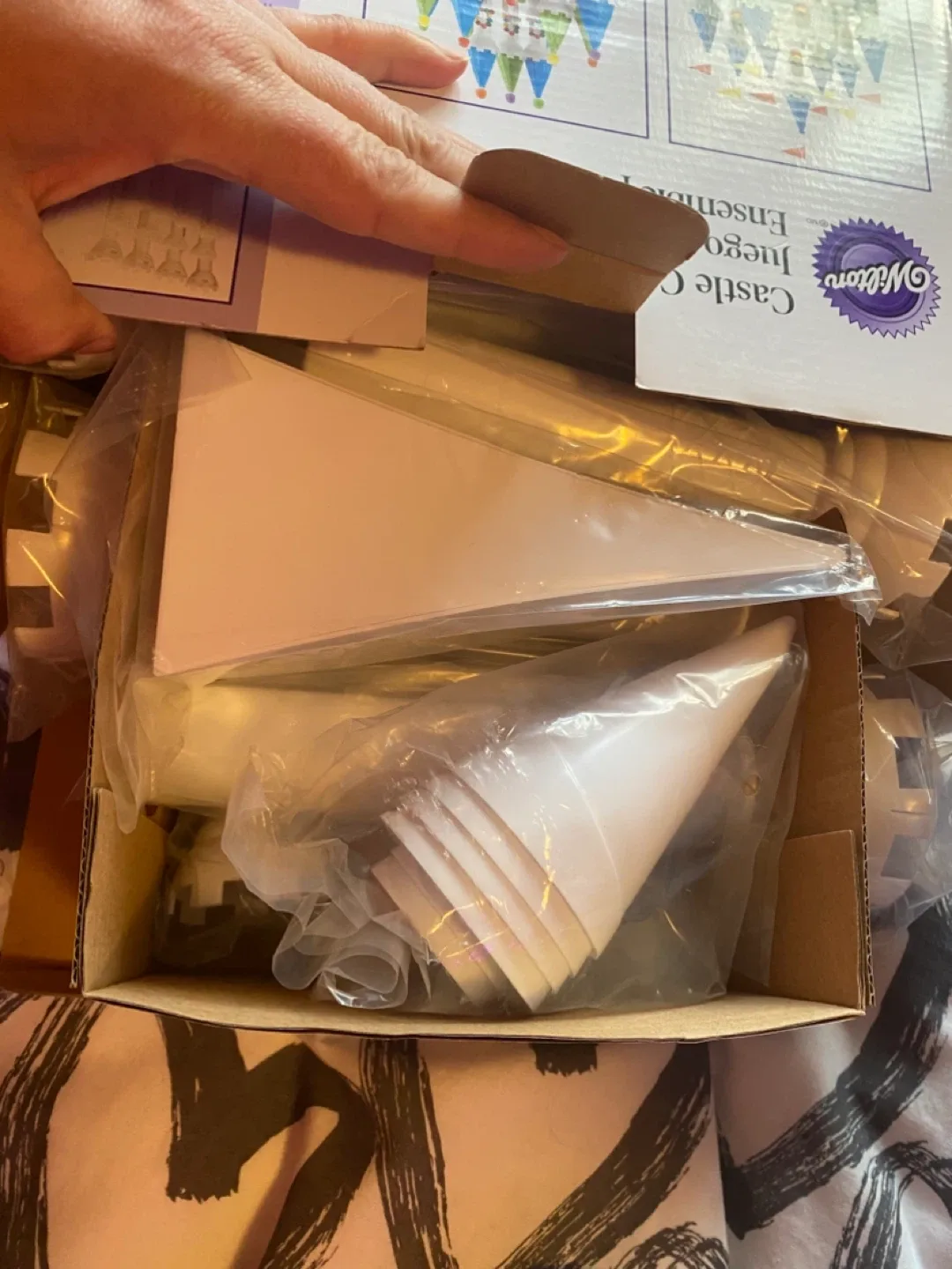 Brand new castle cake set image indicator(3)