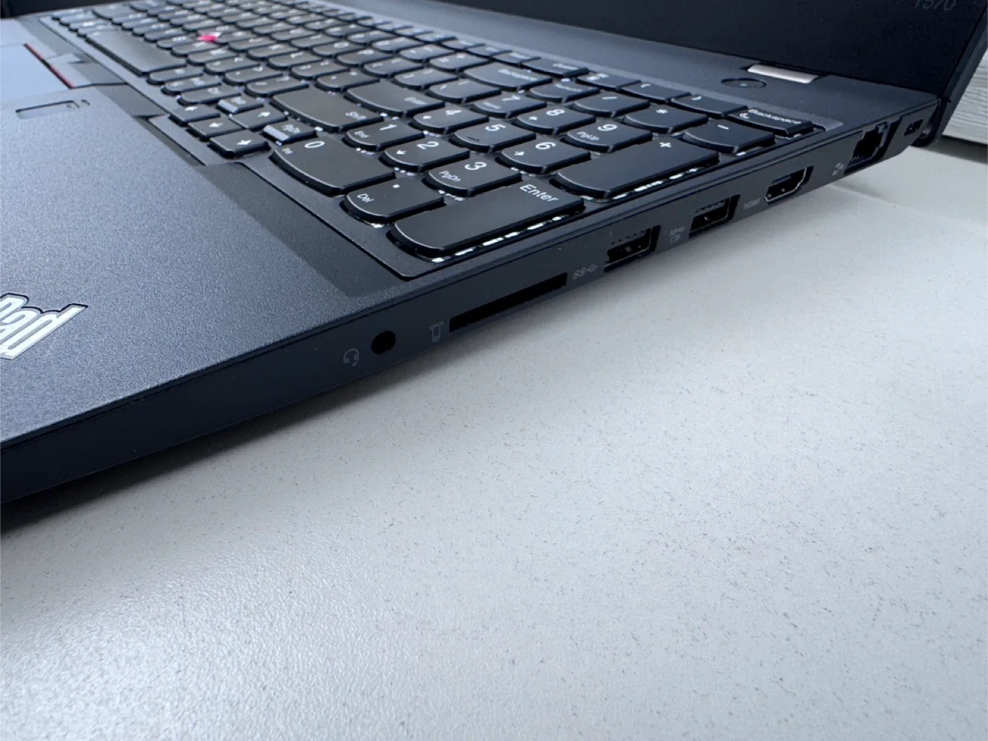 Lenovo T570 I7-7th. 16/256GB. Win 11. 15.6" image indicator(6)