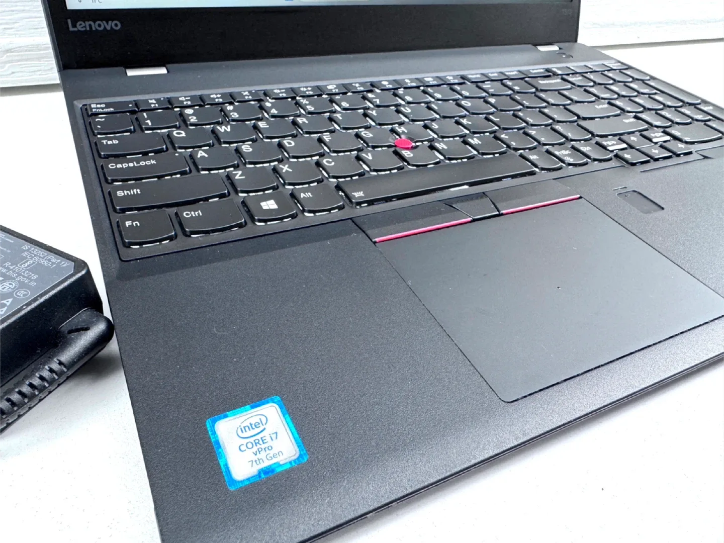 Lenovo T570 I7-7th. 16/256GB. Win 11. 15.6" image indicator(7)