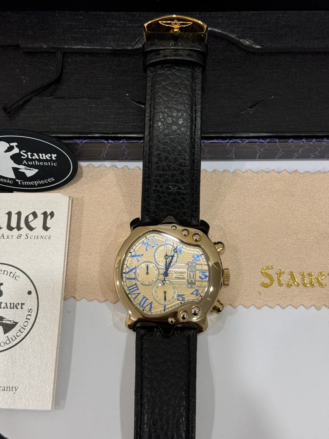 Stauer Graves Gold-Tone Wristwatch with Box image indicator(5)