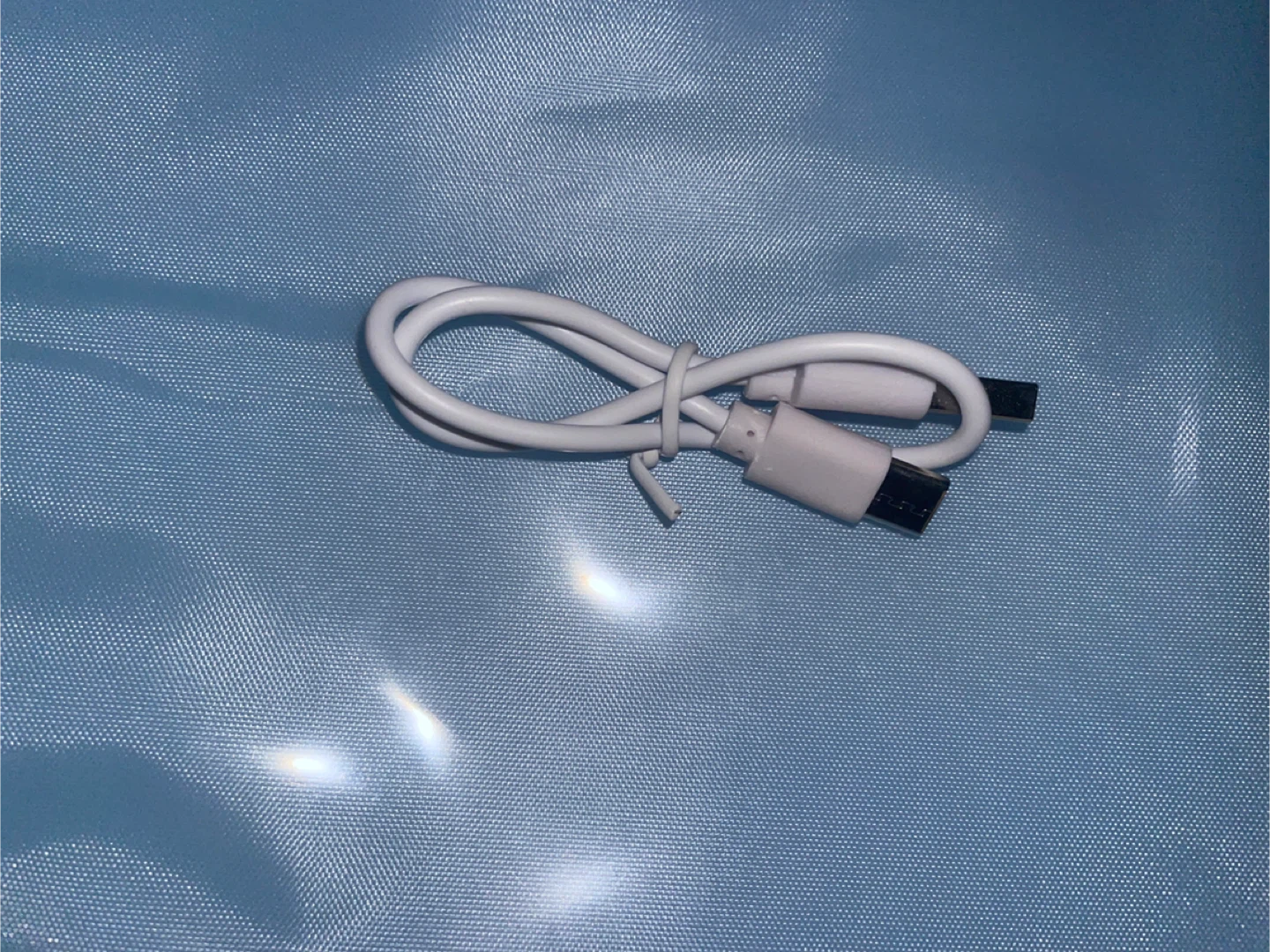 🥕 White USB Cable