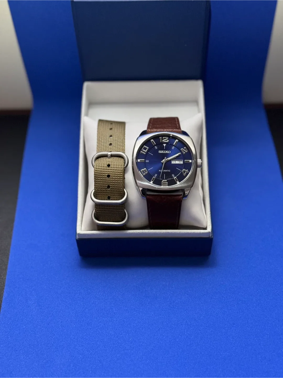 Seiko Automatic Watch with Extra Band image indicator(3)