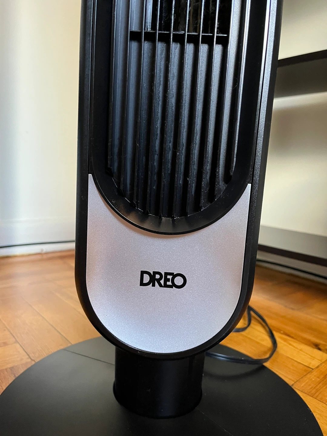 ‼️Moving Sale‼️Dreo Tower Fan - photo 2