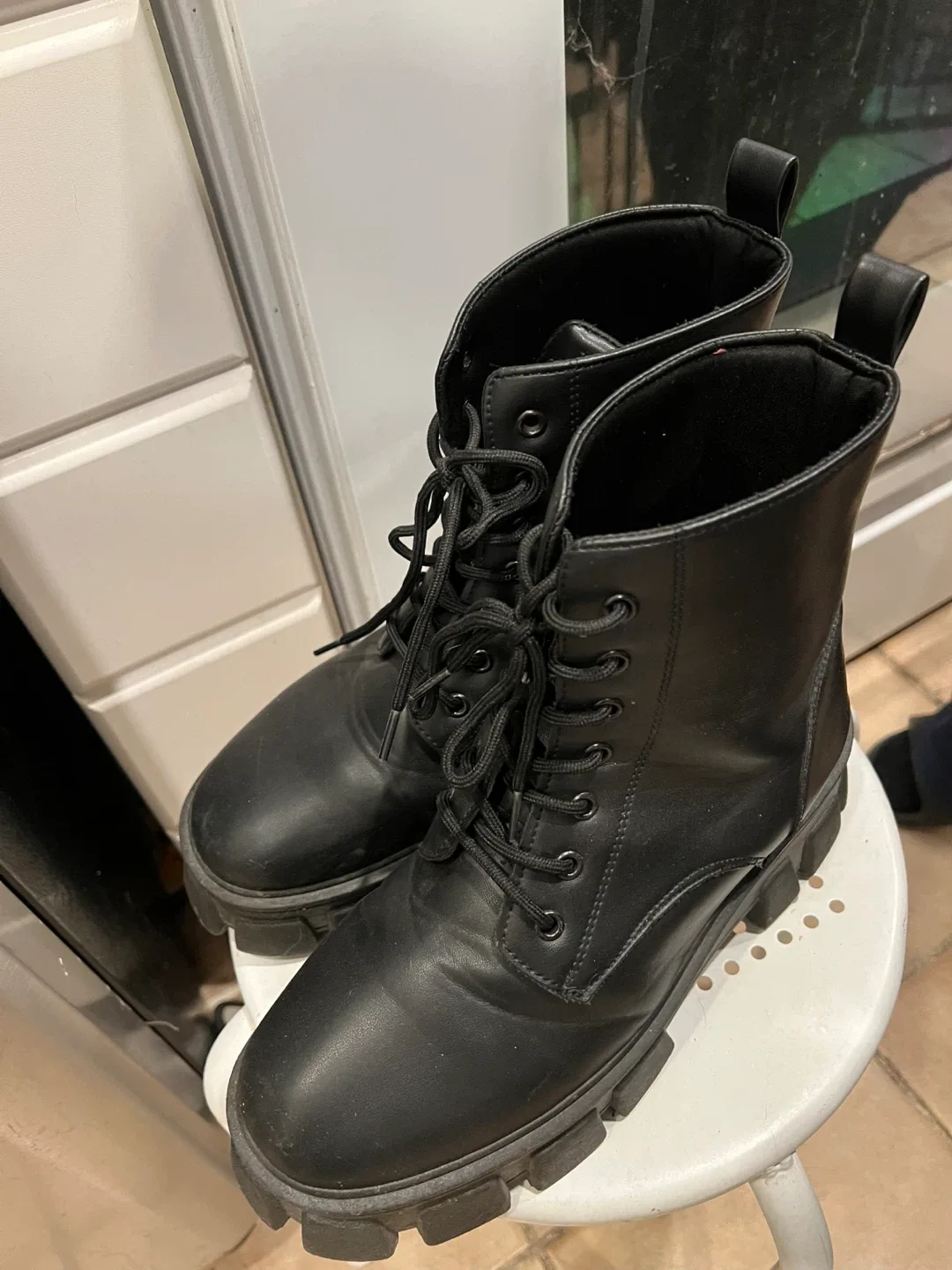 Black boots - SZ 10 Women’s image indicator(2)