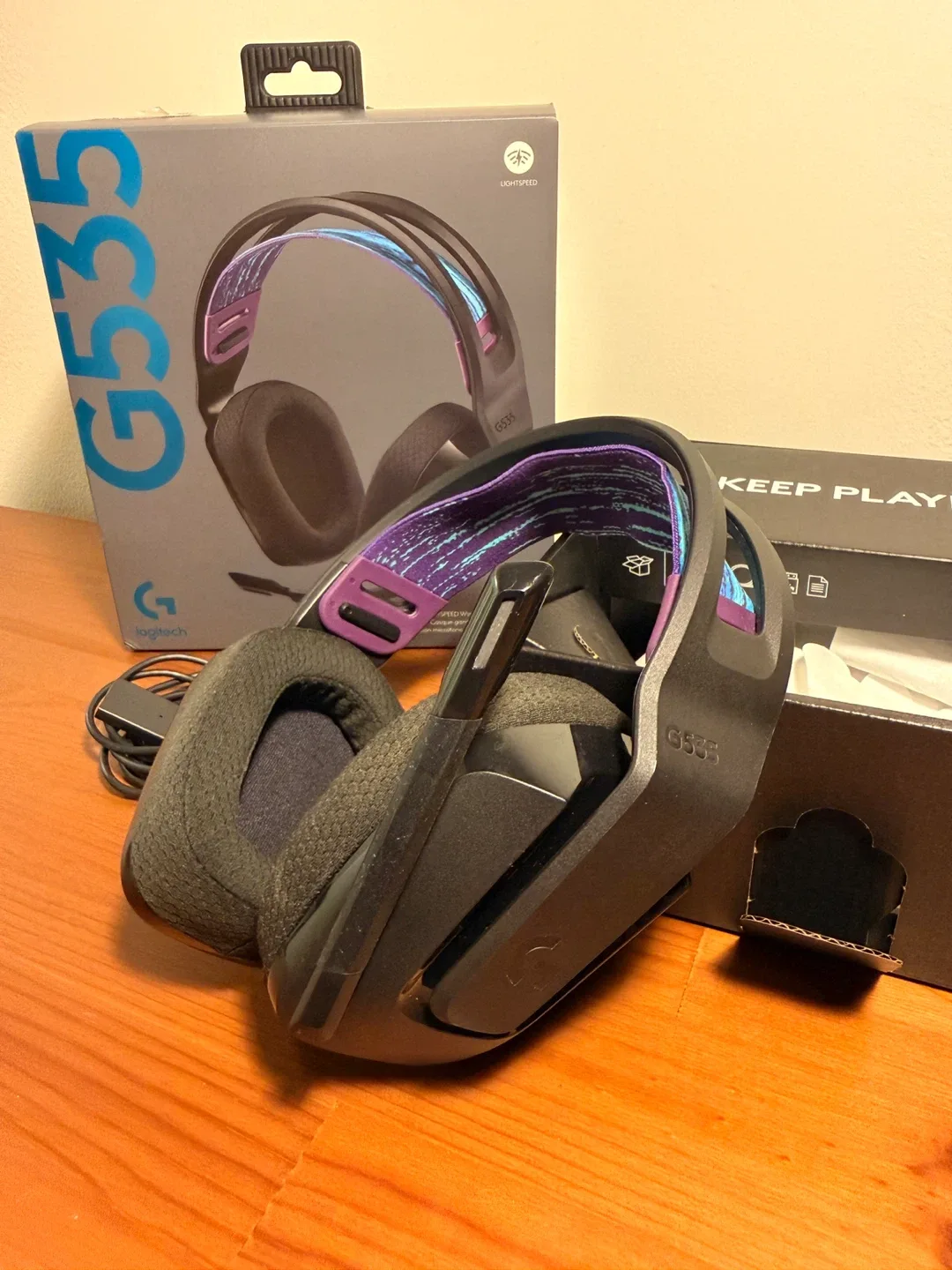 ‼️Moving Sale‼️Logitech G535 Wireless Gaming Headset image indicator(2)