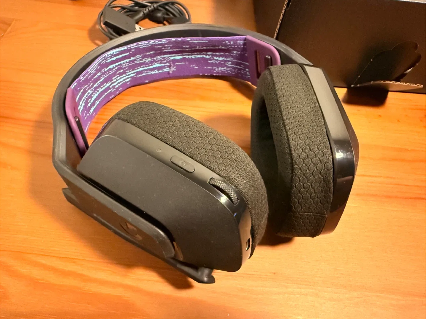 ‼️Moving Sale‼️Logitech G535 Wireless Gaming Headset image indicator(3)
