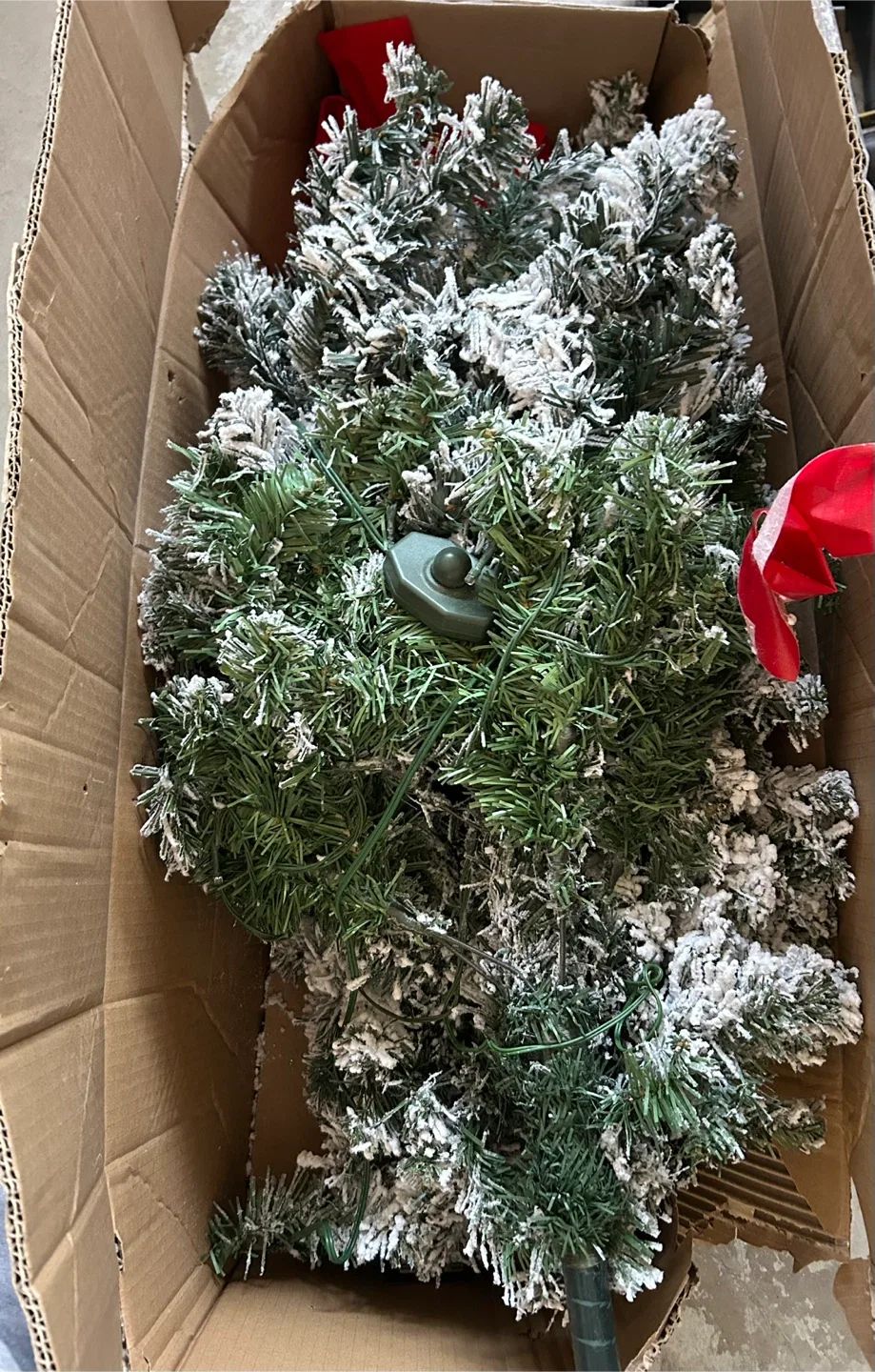 NOMA 7' Bennett Pre-lit Flocked Pencil Tree image indicator(2)