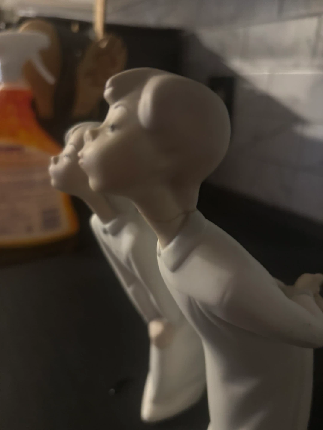 Vintage Otagiri Japan Kissing Boy Girl Figurines - photo 2