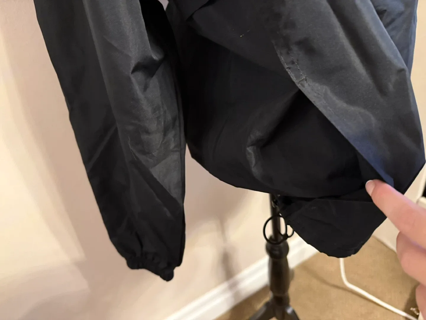 Champion Black Windbreaker image indicator(3)