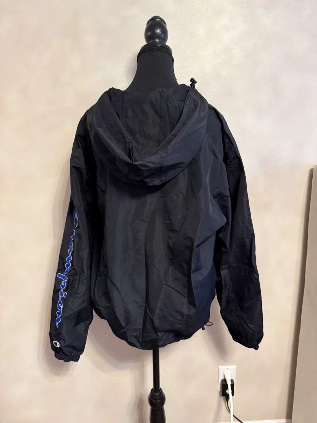 Champion Black Windbreaker image indicator(2)