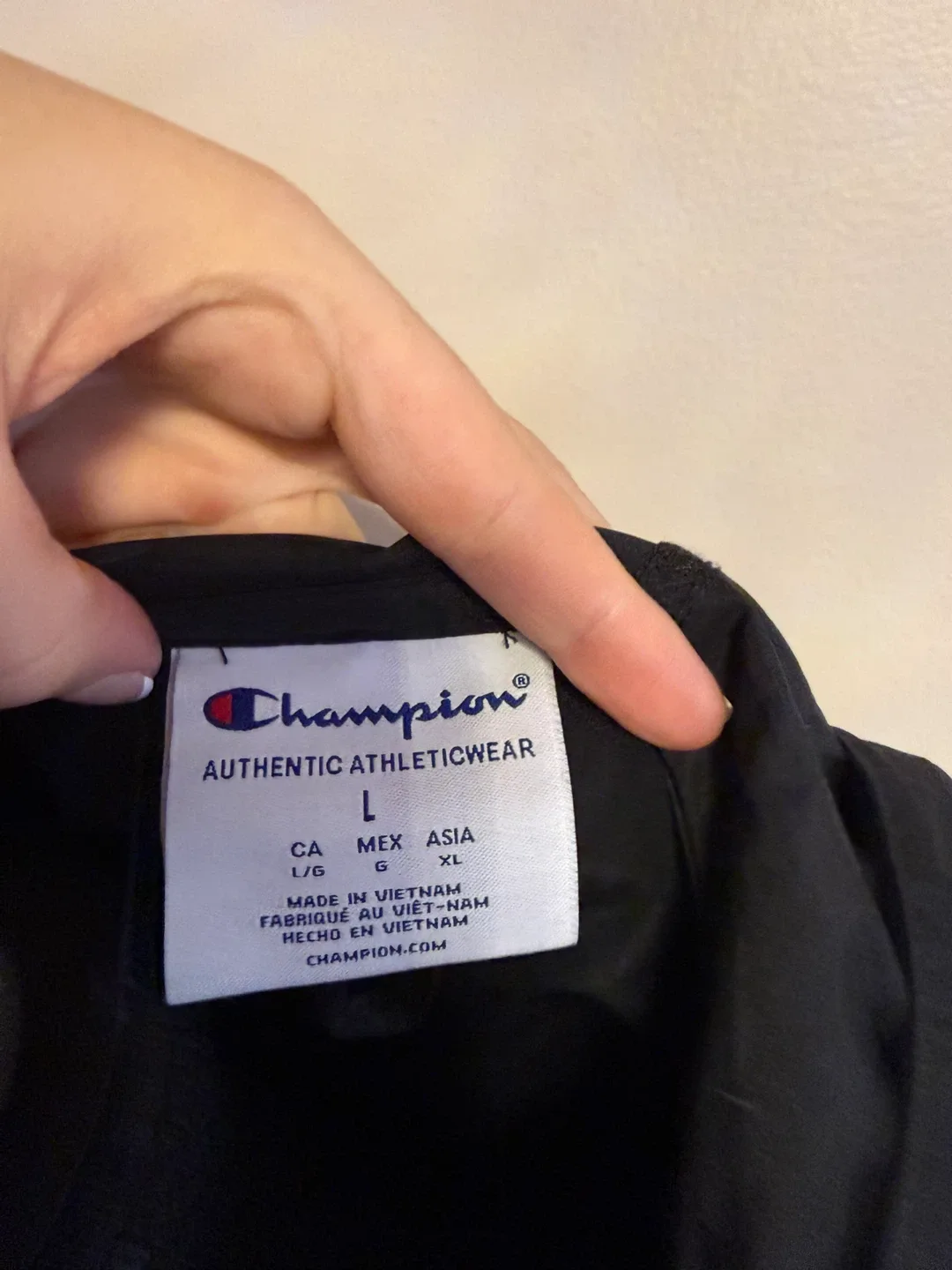 Champion Black Windbreaker image indicator(4)