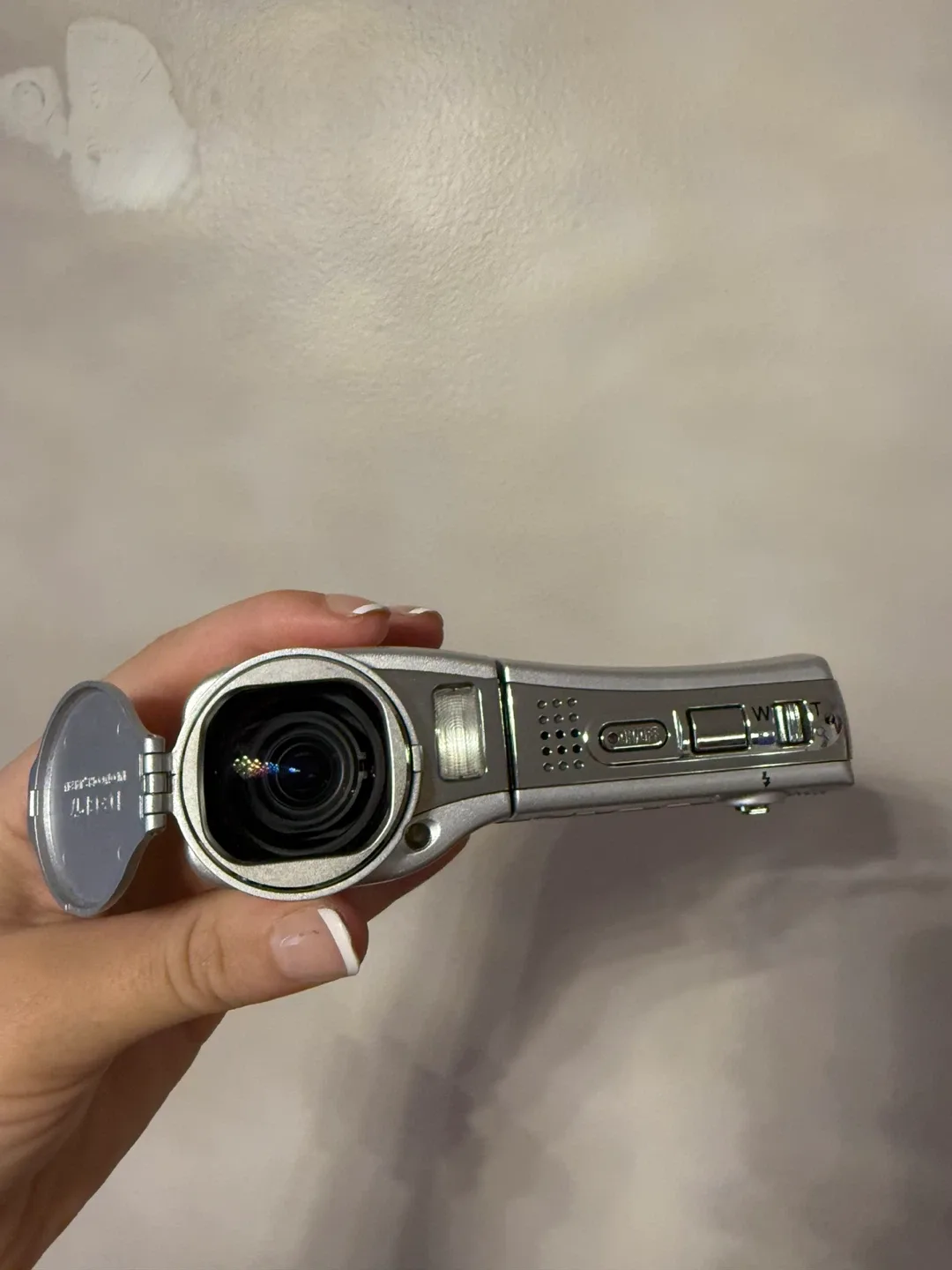 Nikon Coolpix S10 VR Digital Camera, 6.0 Megapixels image indicator(3)