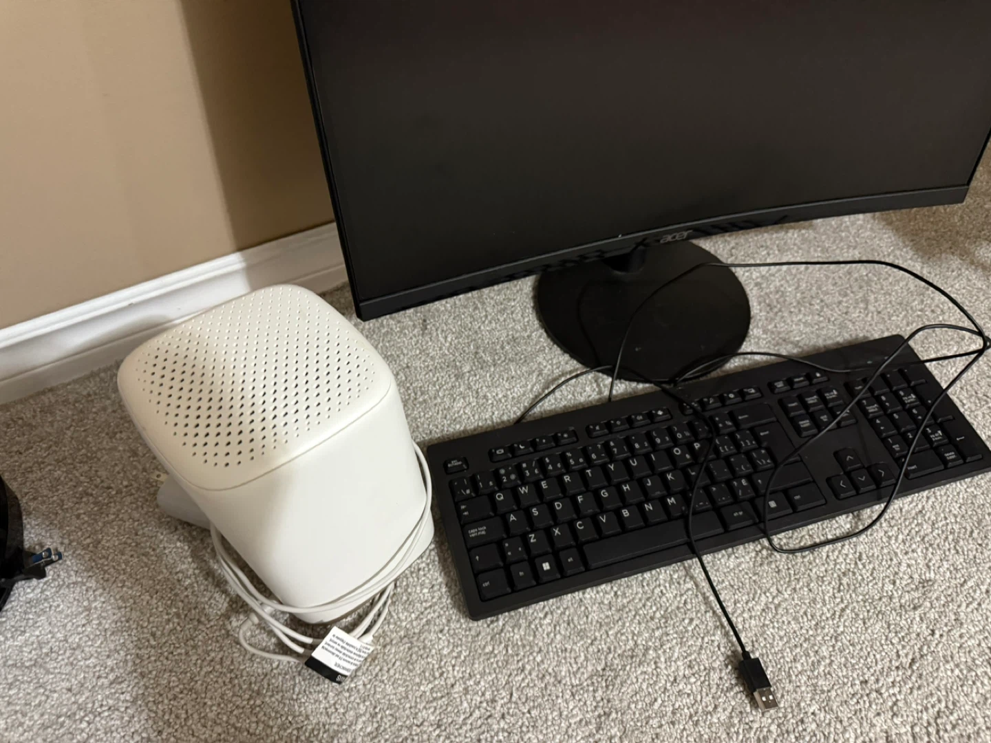 Acer monitor and keyboard and WiFi