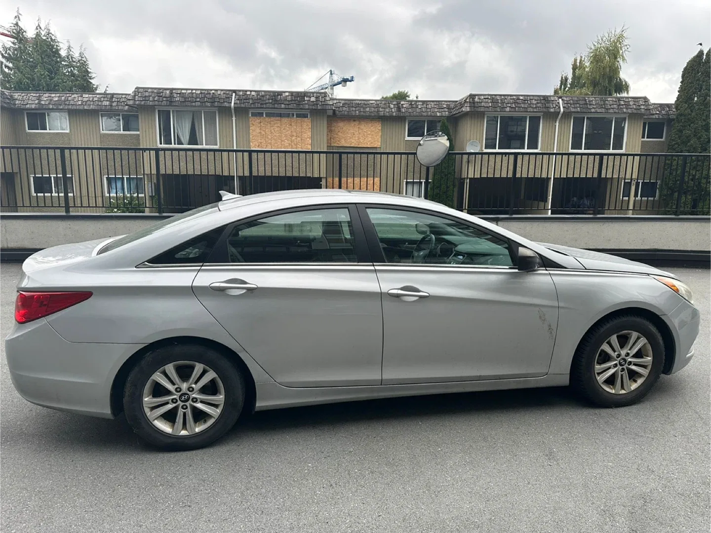 Hyundai Sonata - Silver Sedan image indicator(3)