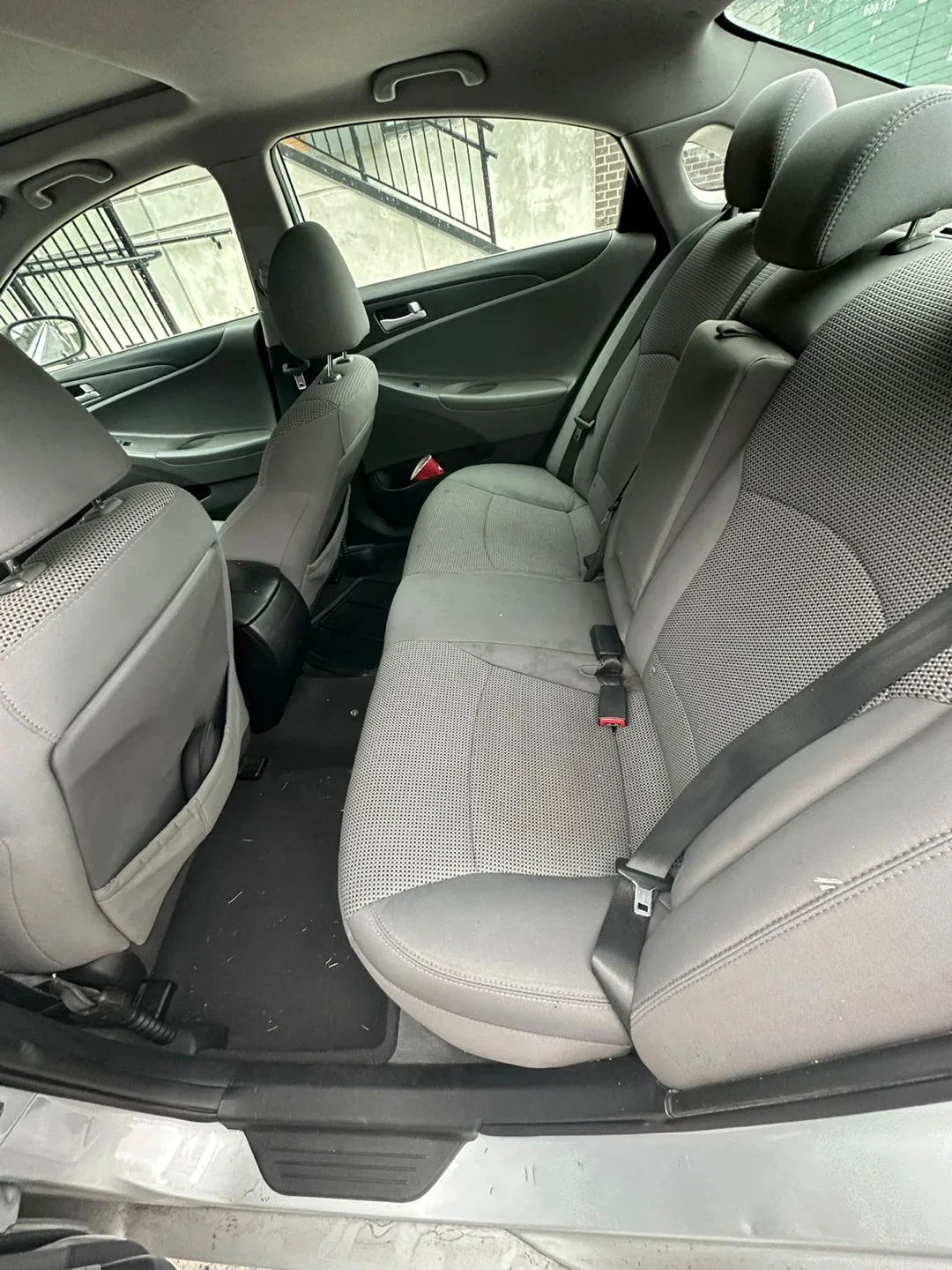 Hyundai Sonata - Silver Sedan image indicator(6)